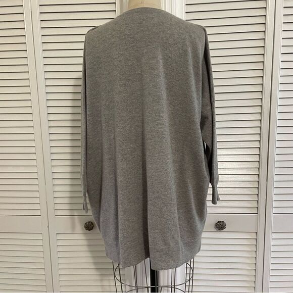 HANIA NEW YORK Cashmere Marley V-Neck Sweater in Grey - Picture 4 of 5